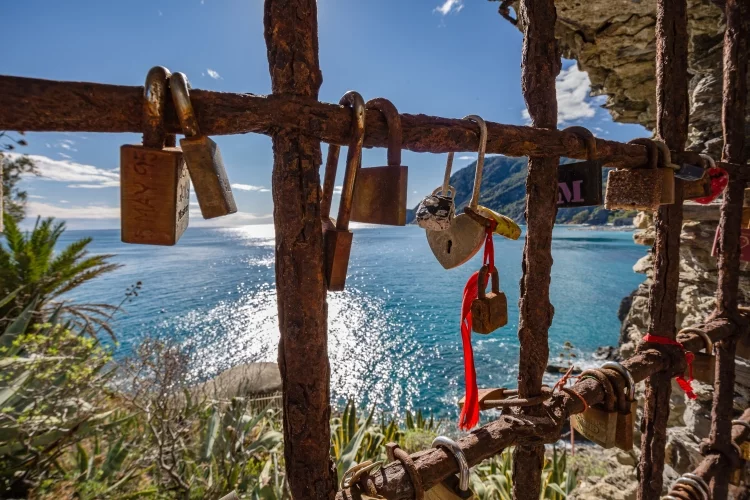 How to Open a Padlock in the Absence of a Key