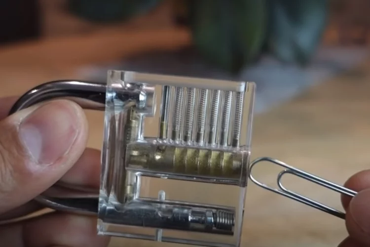 How to Pick Open a Lock with Paper Clip
