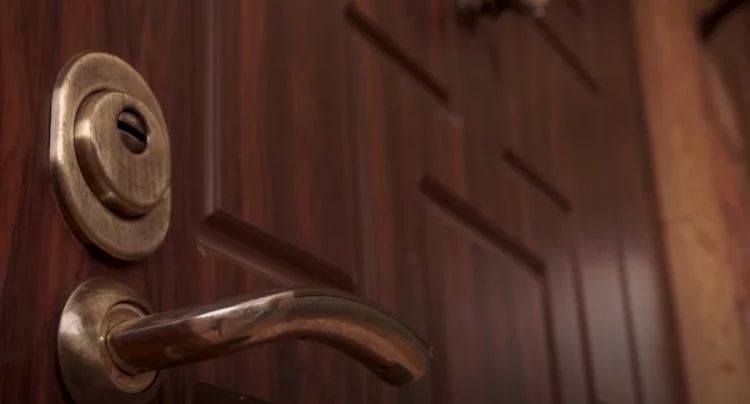 How to Answer the Door Correctly